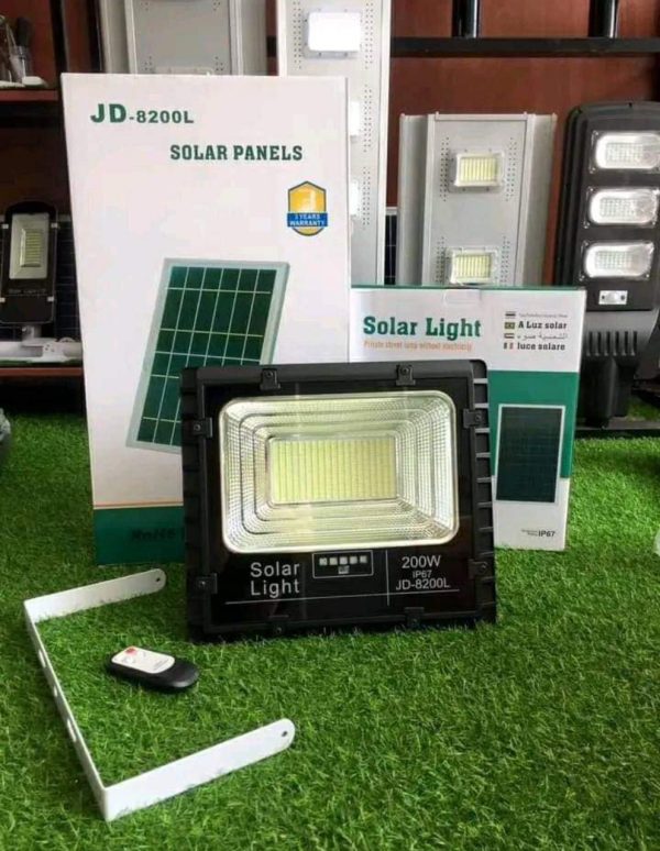 JD 8200L 200W Solar Flood Light 3